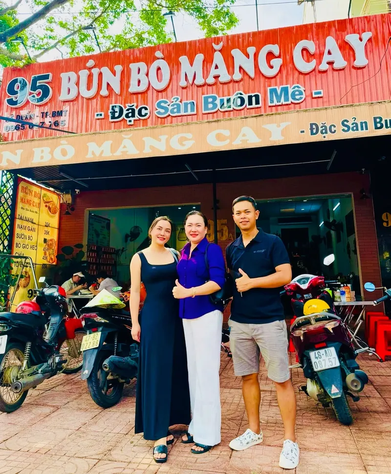 Hai chi nhánh bún bò của vợ chồng chị Nga